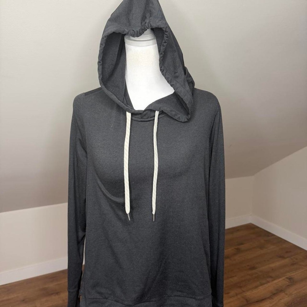 Vuori Lightweight Halo Essential Performance Hoodie – Black/Charcoal Size S